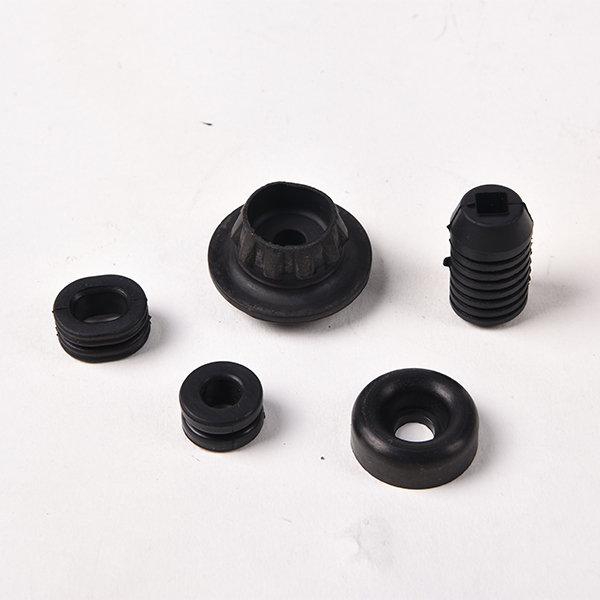 Резиновый защитный рукав резьбы